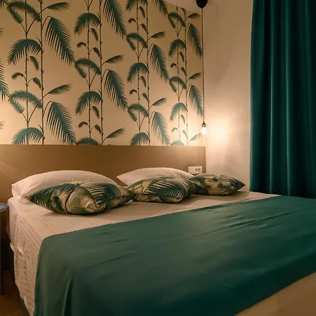 Hygge Boutique * トロギール